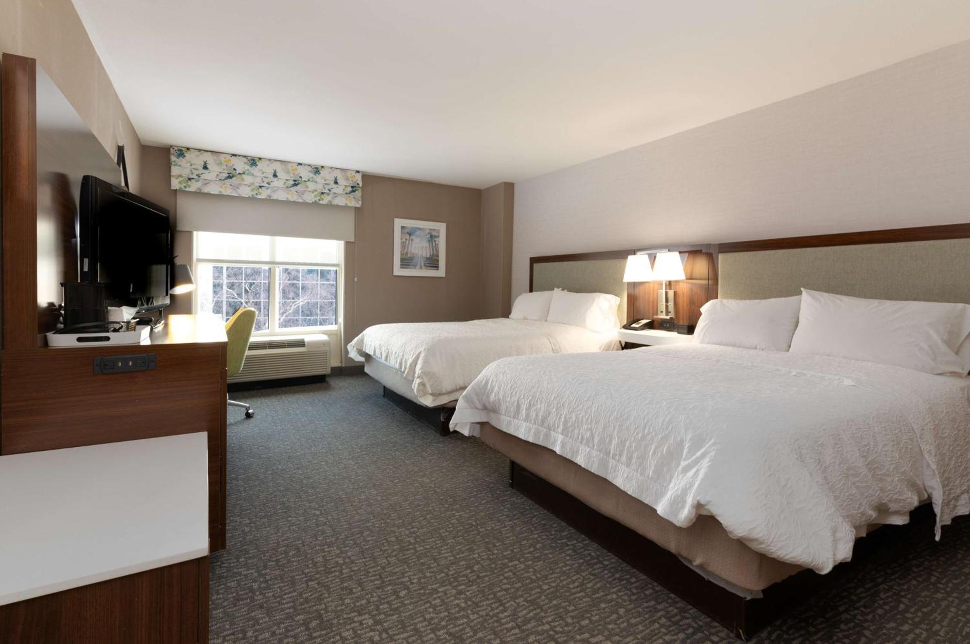 Hampton Inn & Suites Arlington Crystal City Dca Buitenkant foto
